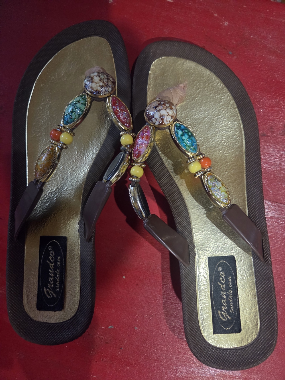 Grandco Women's Multicolor jeweled Thong Sandals - Gold Insole